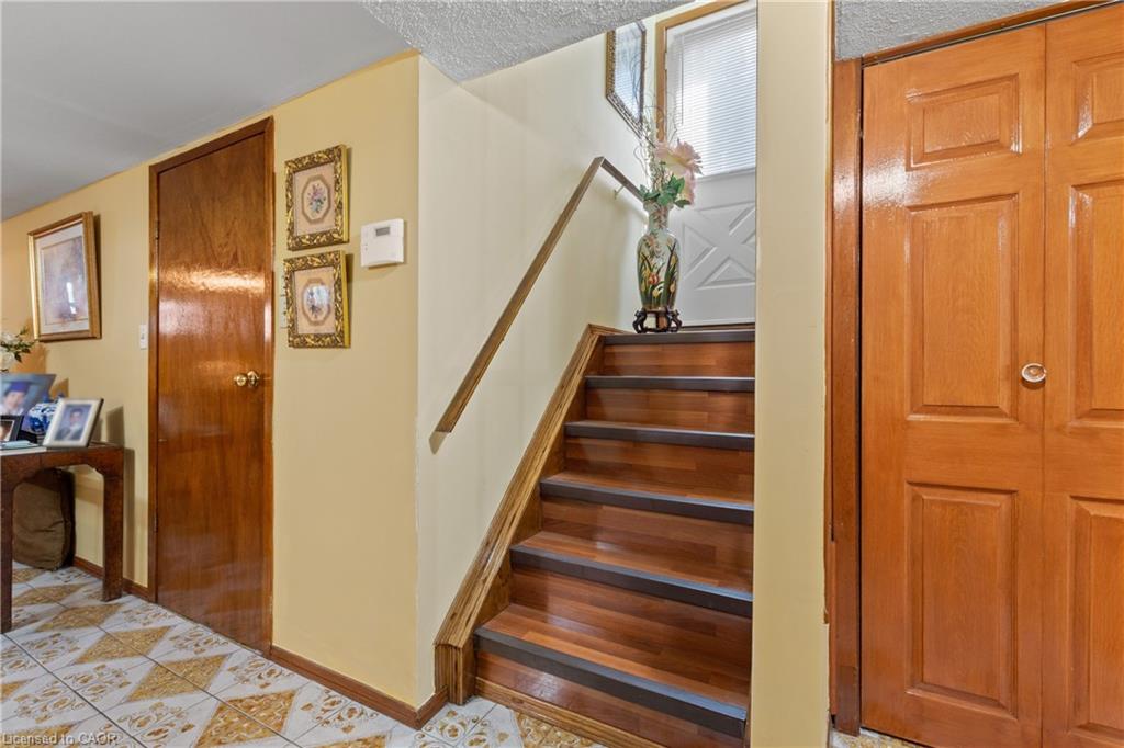 202 Ray Street N Property Photo 25