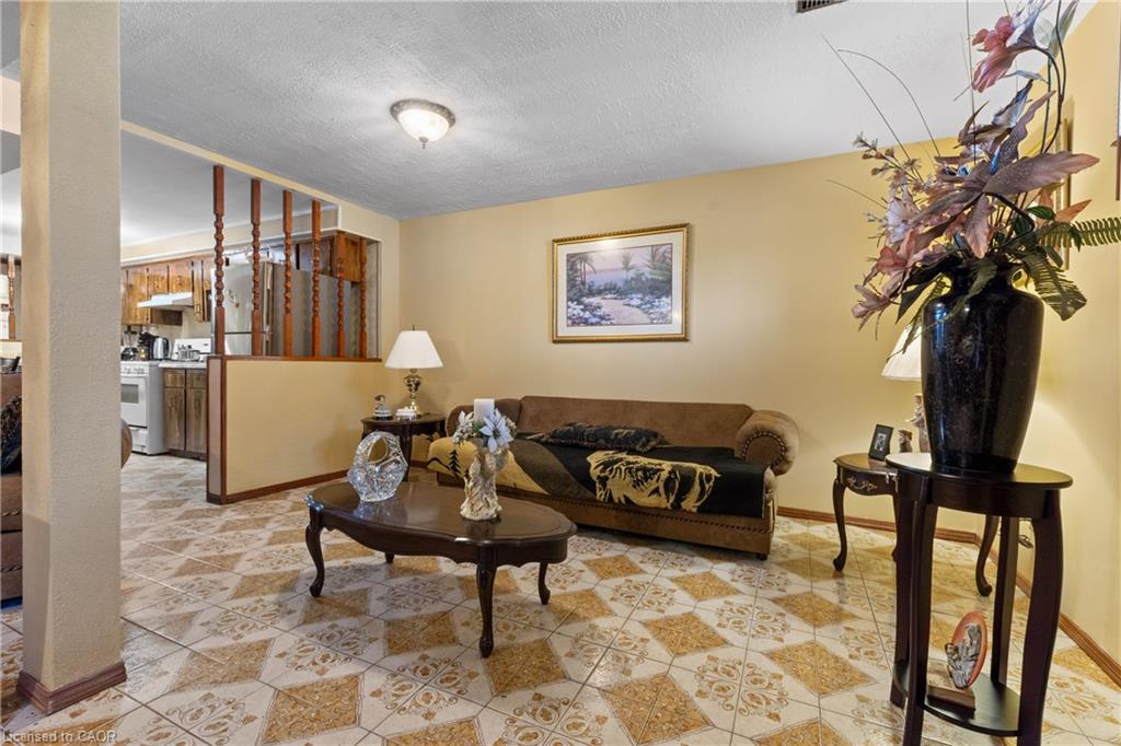 202 Ray Street N Property Photo 30