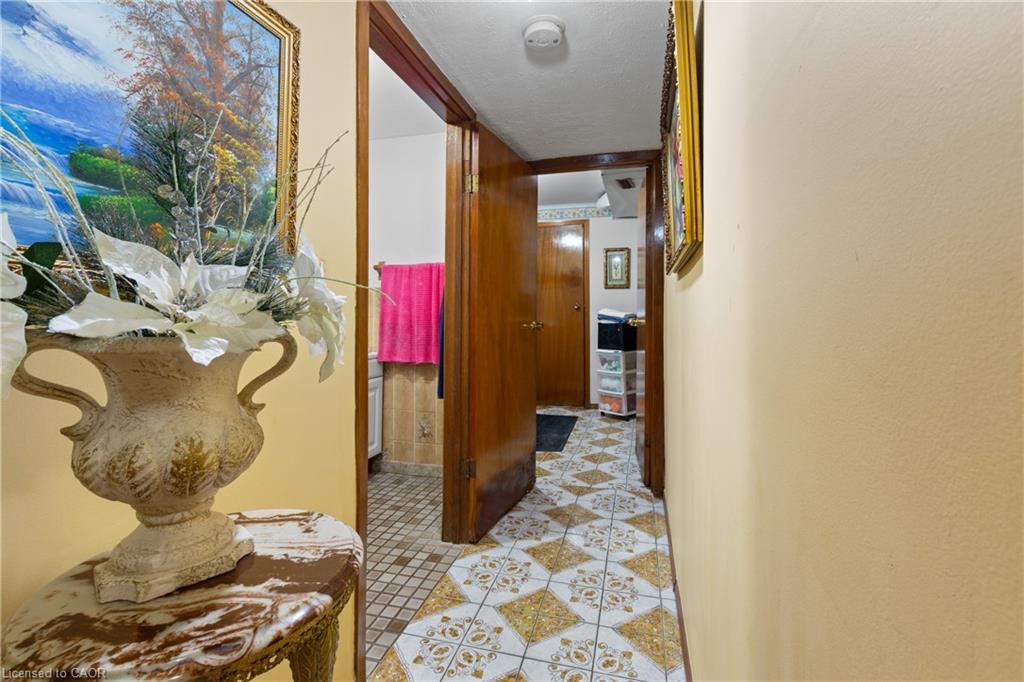 202 Ray Street N Property Photo 33