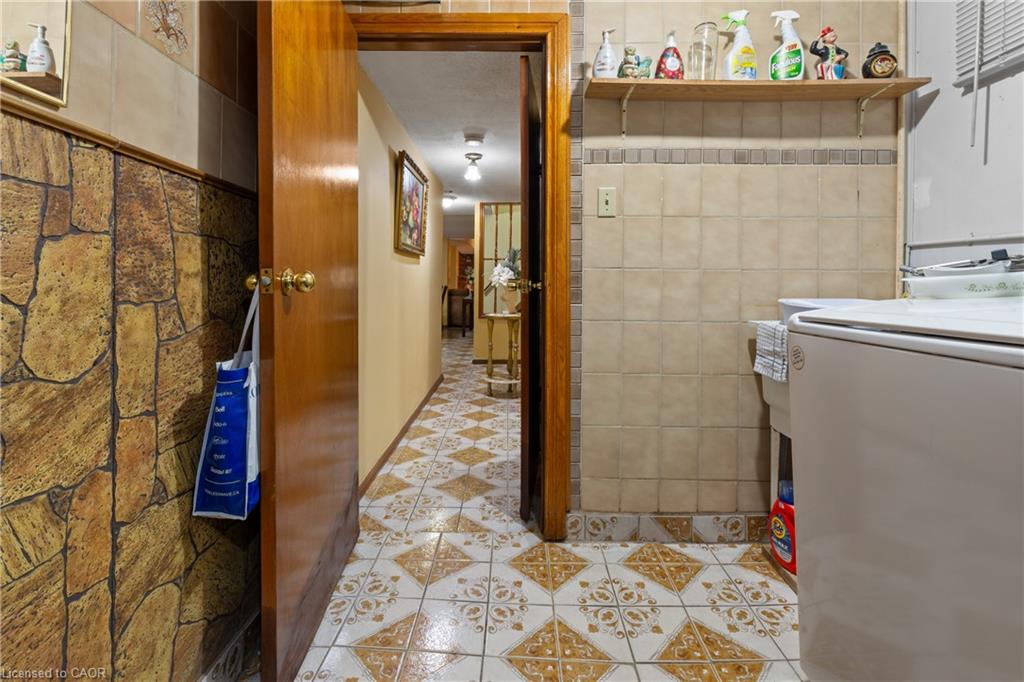 202 Ray Street N Property Photo 36