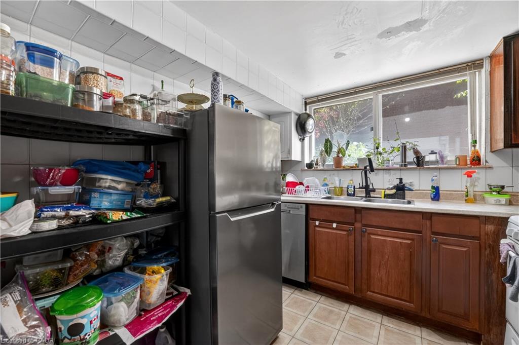 128 Hadeland Avenue Property Photo 24