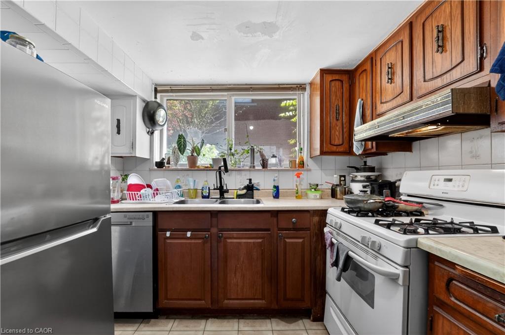 128 Hadeland Avenue Property Photo 25