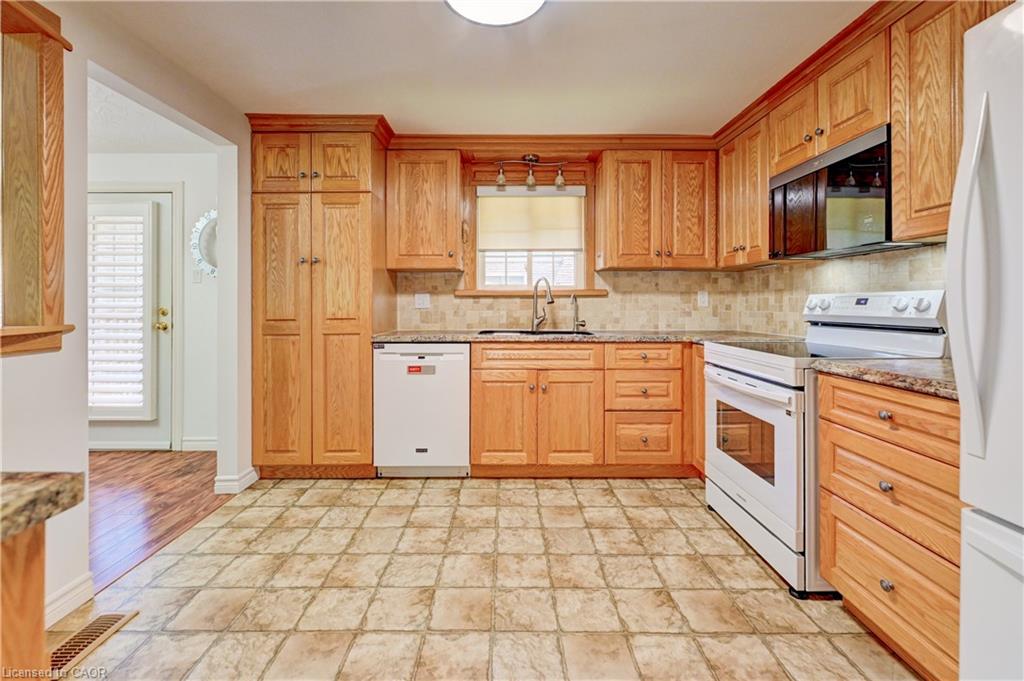 3 Parkland Crescent Property Photo 13