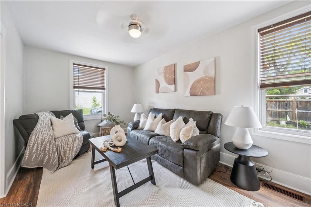 8 Cross Street Property Photo 6