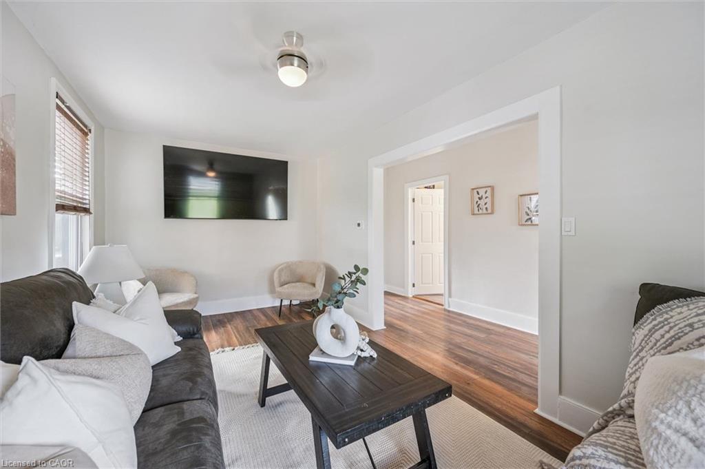8 Cross Street Property Photo 7