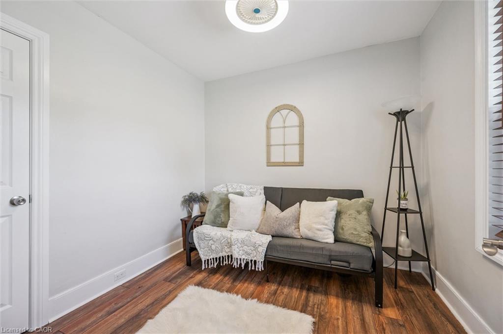 8 Cross Street Property Photo 9