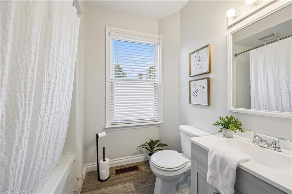 8 Cross Street Property Photo 10