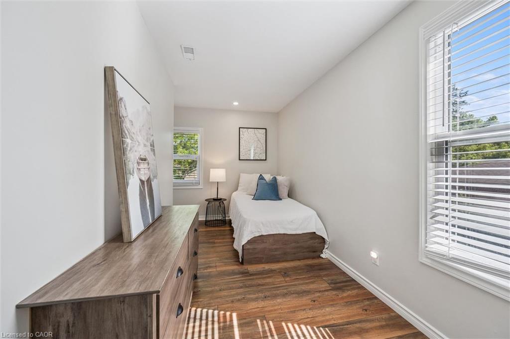 8 Cross Street Property Photo 20