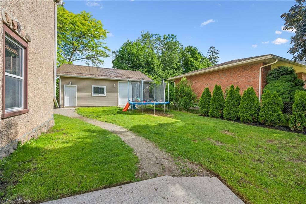 8 Cross Street Property Photo 24