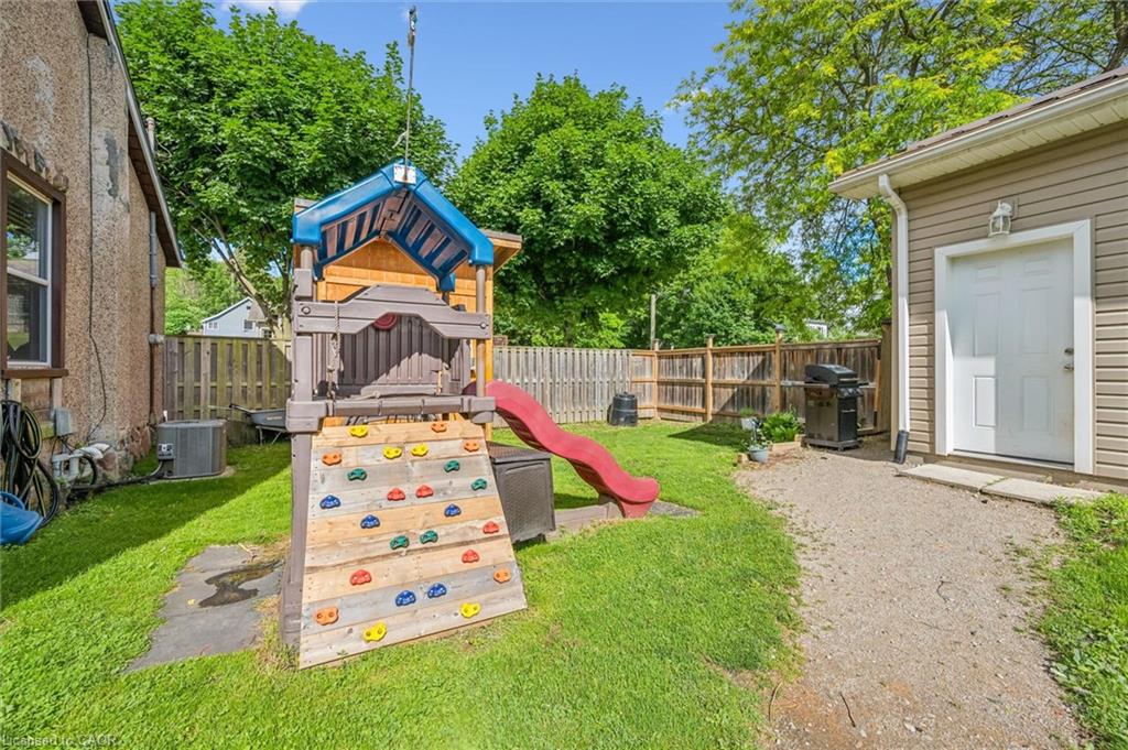 8 Cross Street Property Photo 28