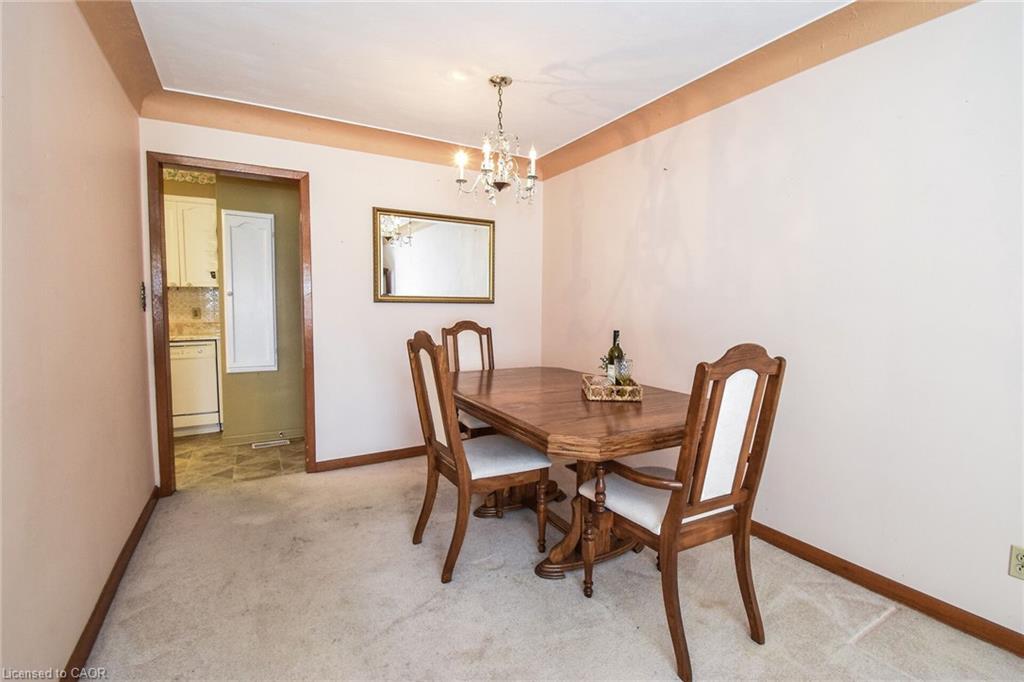 725 Cross Street W Property Photo 6
