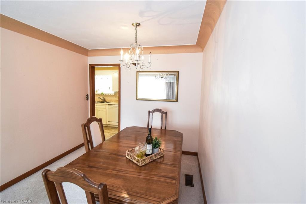 725 Cross Street W Property Photo 7