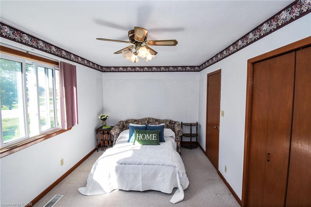 725 Cross Street W Property Photo 19