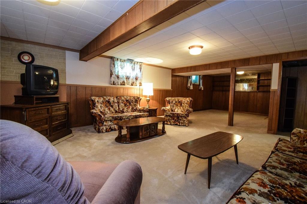 725 Cross Street W Property Photo 23