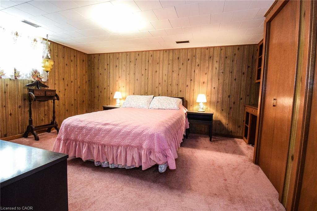 725 Cross Street W Property Photo 25