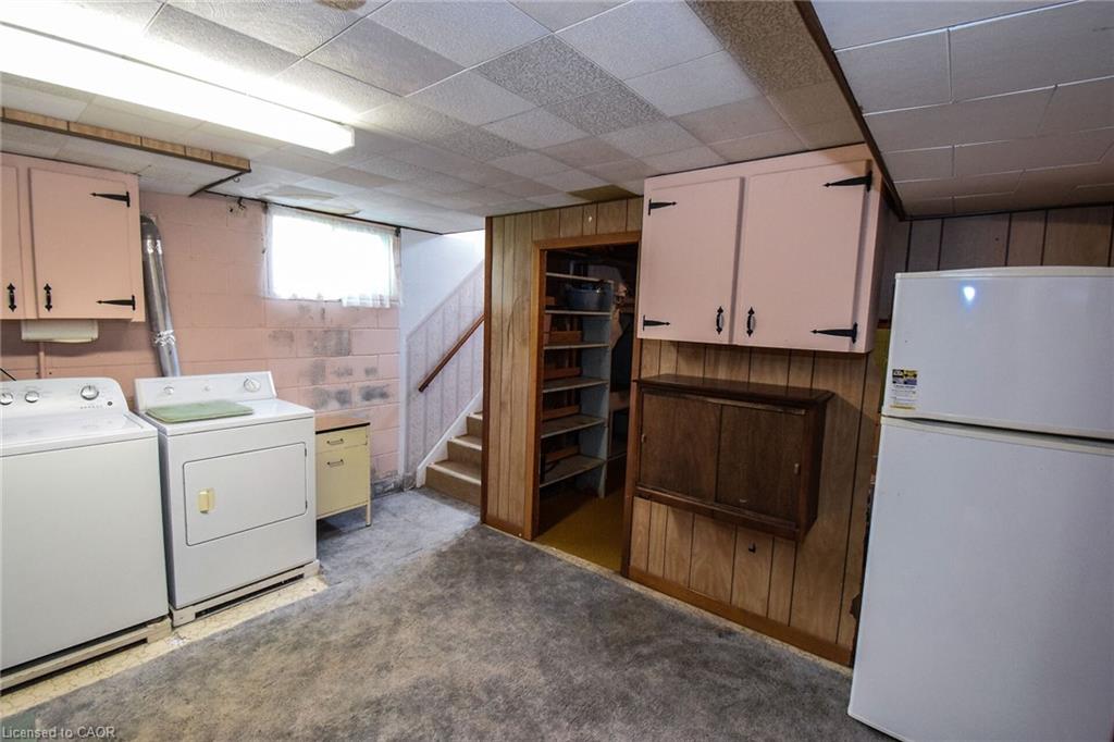 725 Cross Street W Property Photo 27