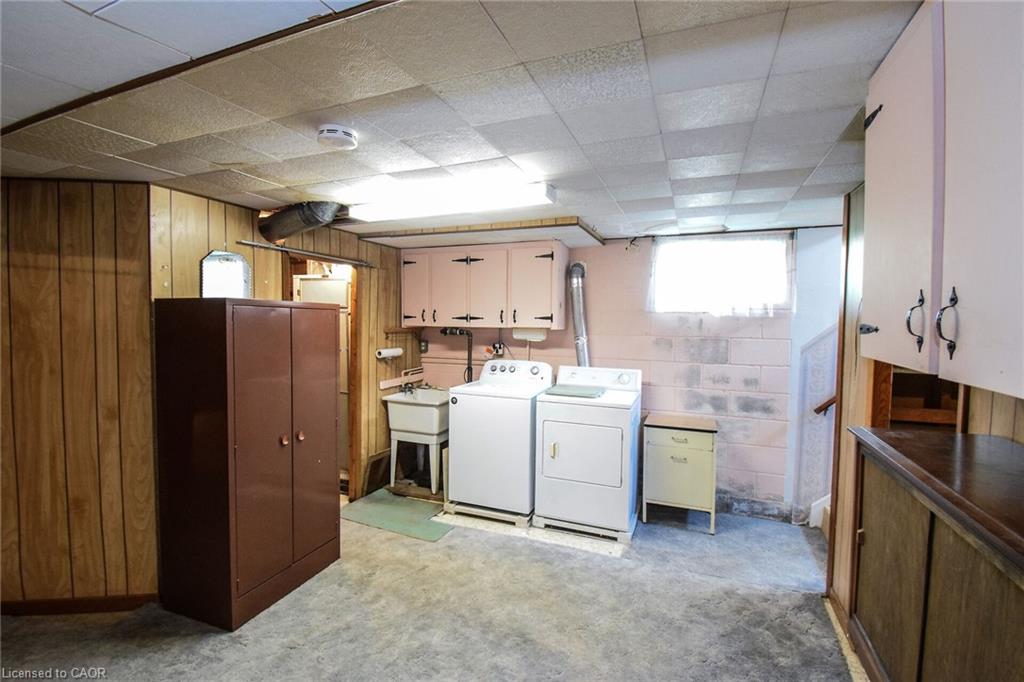 725 Cross Street W Property Photo 28