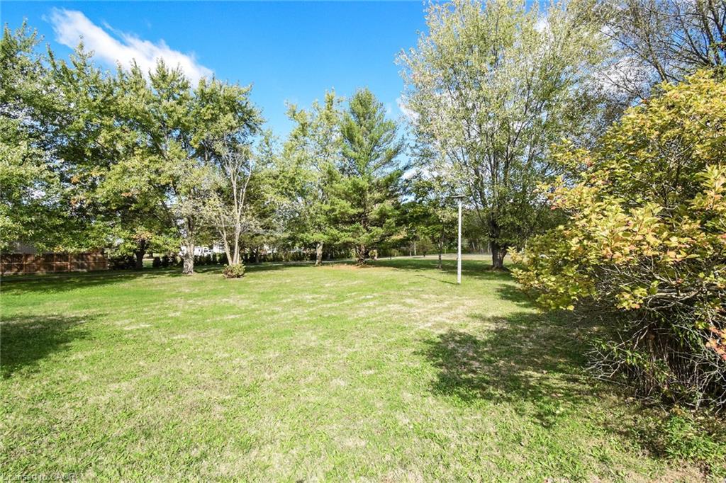 725 Cross Street W Property Photo 35