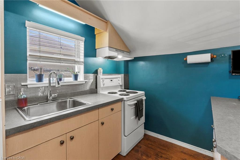 25 Bessey Street Property Photo 30