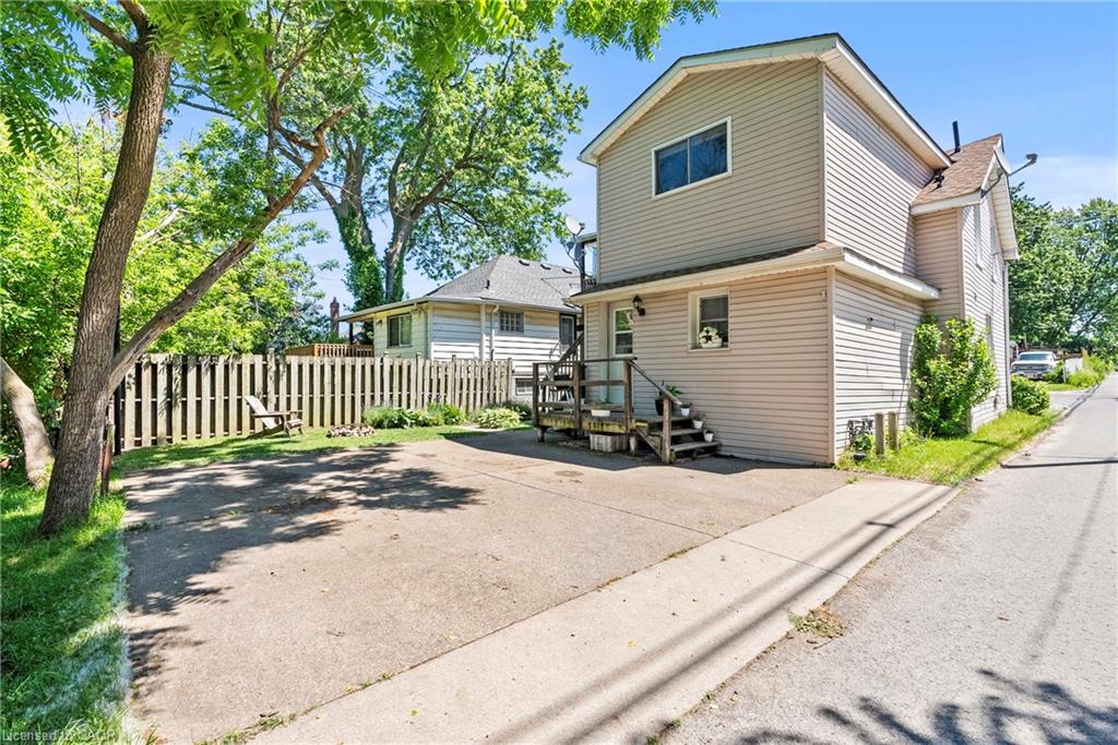25 Bessey Street Property Photo 39