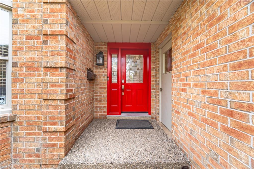 1004 Roxborough Drive Property Photo 4