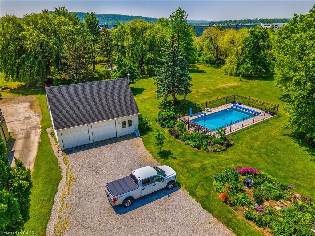 519 Queenston Road Property Photo 33