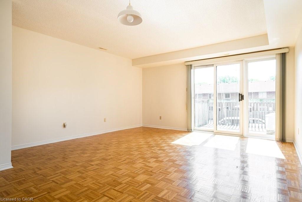 10-266 Limeridge Road E Property Photo 10
