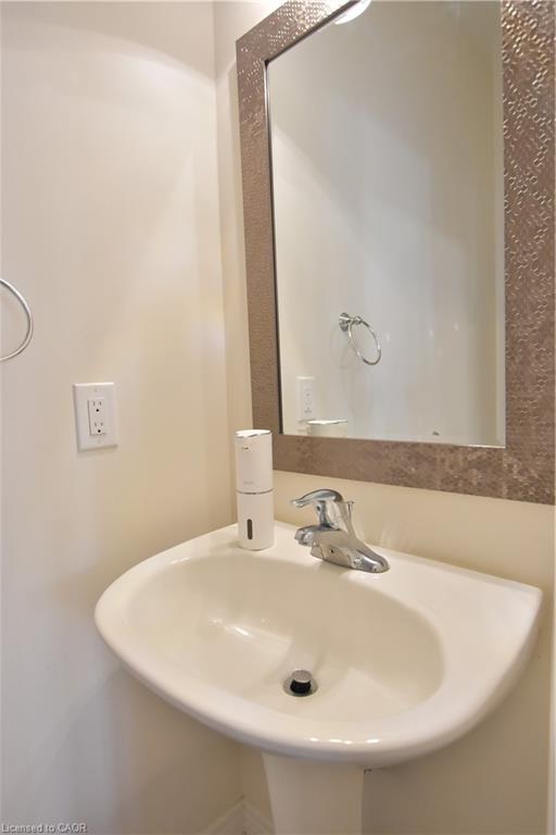 512 Terrington Crescent Property Photo 24