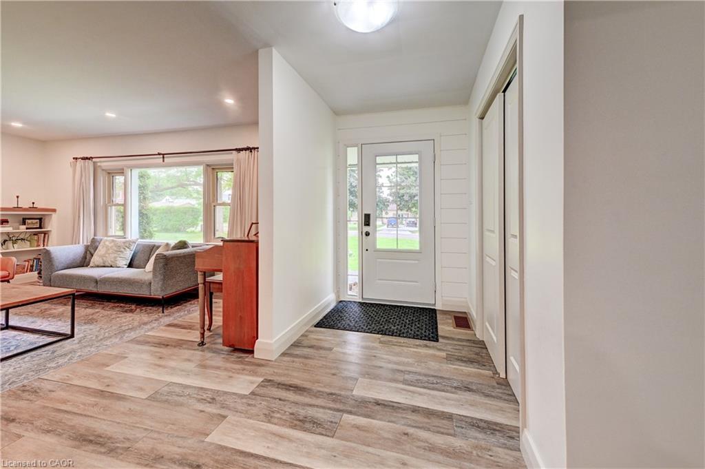 131 Byron Street Property Photo 5