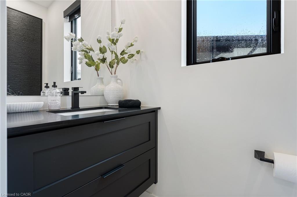 12 Macneil Court Property Photo 4