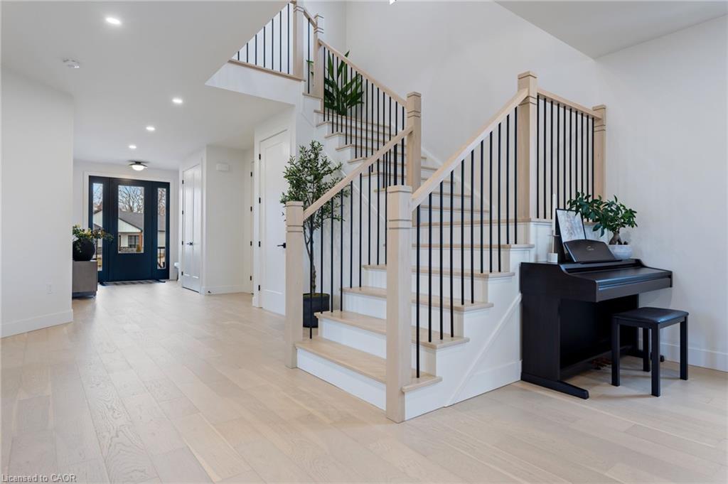 12 Macneil Court Property Photo 6