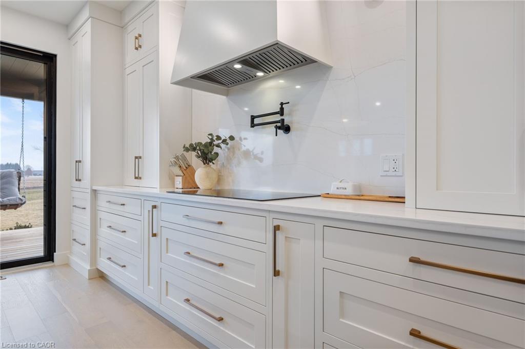 12 Macneil Court Property Photo 16