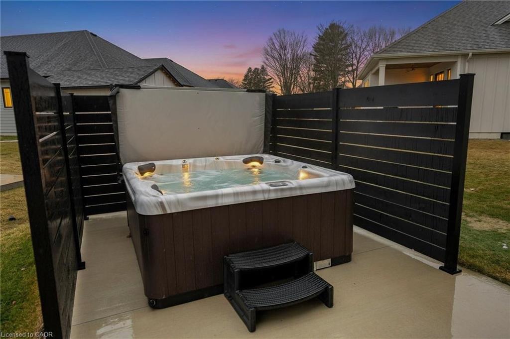 12 Macneil Court Property Photo 41