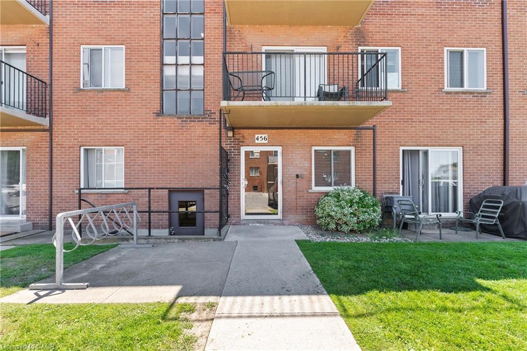 37-456 Carlton Street Property Photo 2