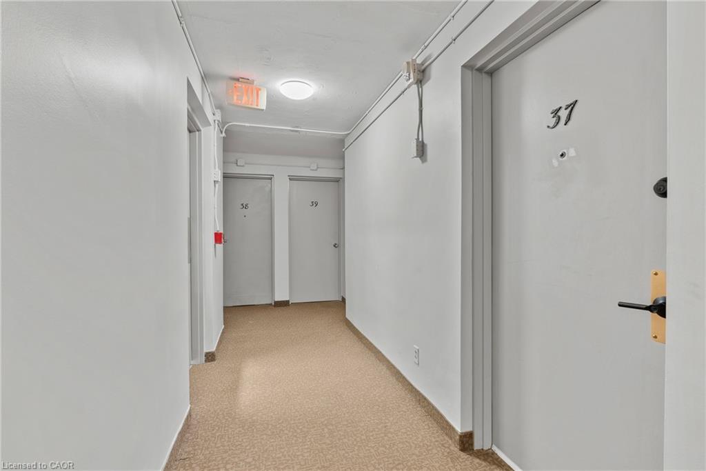 37-456 Carlton Street Property Photo 4