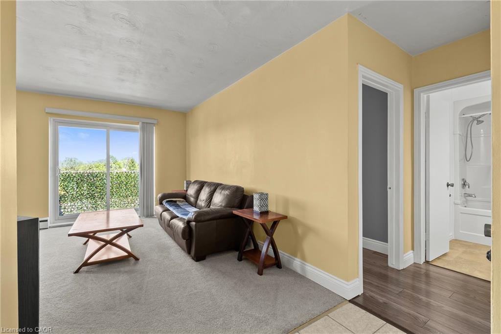 37-456 Carlton Street Property Photo 5