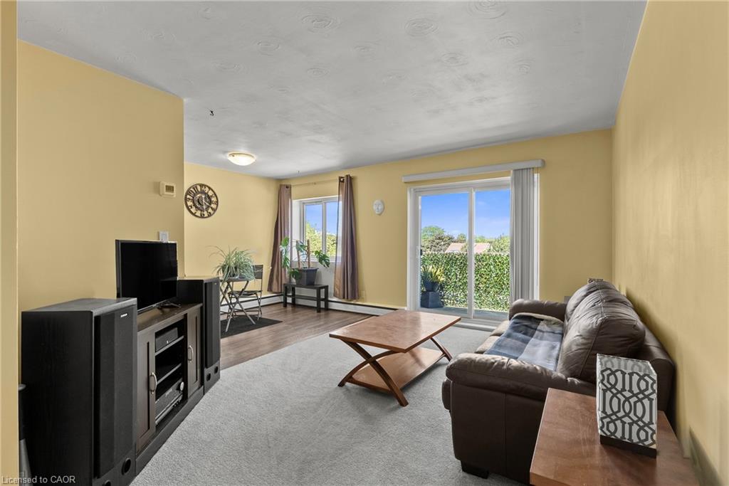 37-456 Carlton Street Property Photo 6