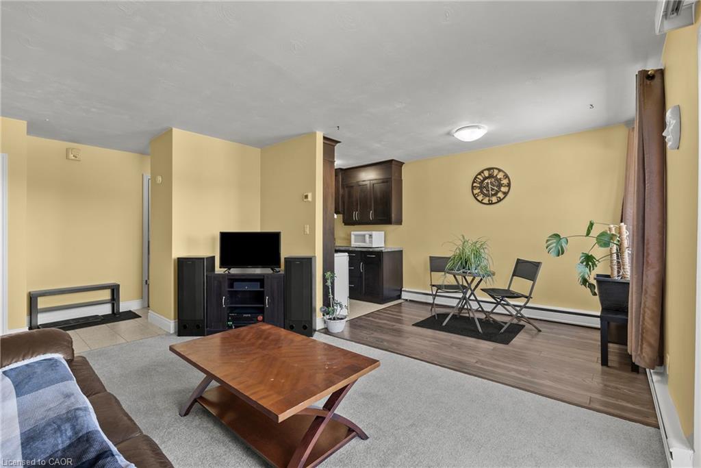37-456 Carlton Street Property Photo 7