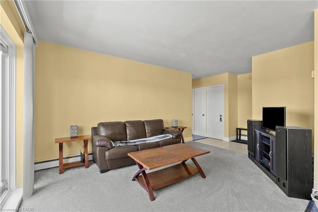37-456 Carlton Street Property Photo 8