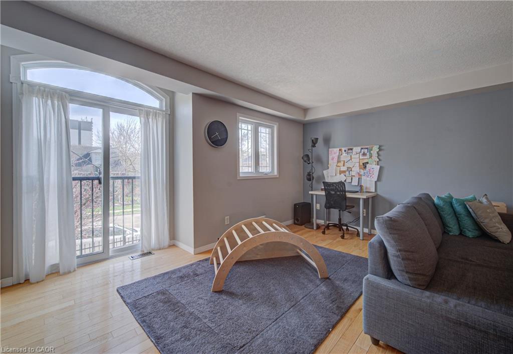 32 Bruce Street Property Photo 3