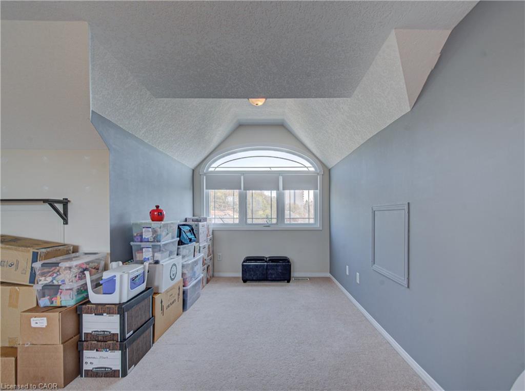 32 Bruce Street Property Photo 14