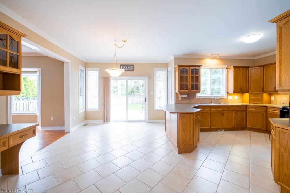 8 Sophie Court Property Photo 10