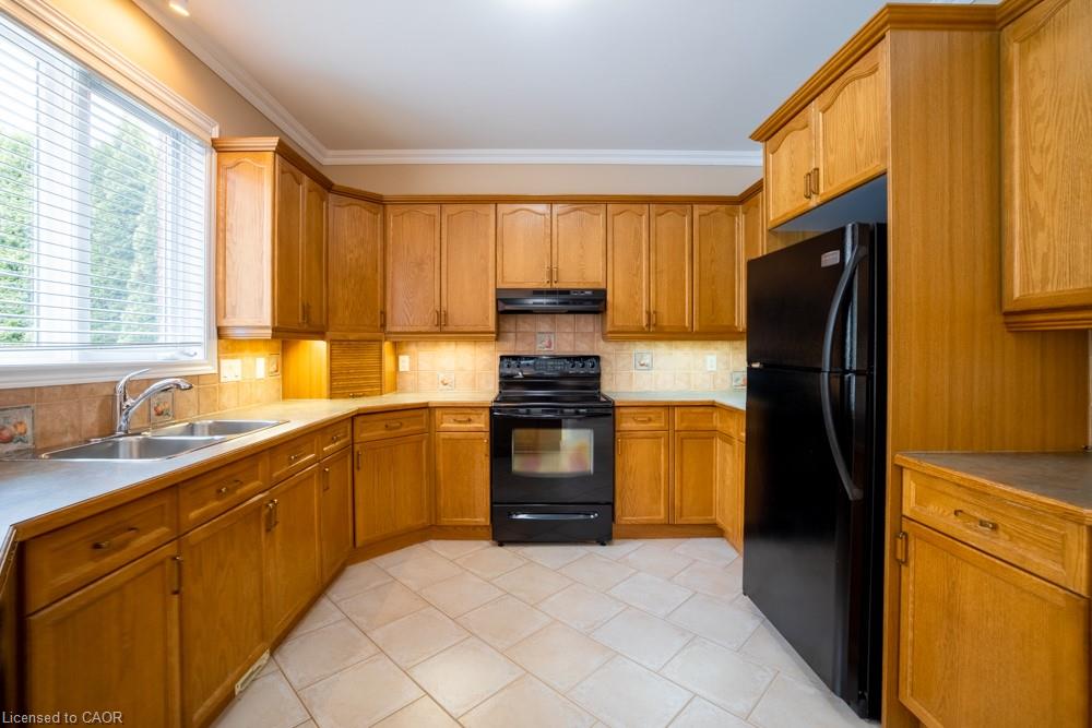 8 Sophie Court Property Photo 13