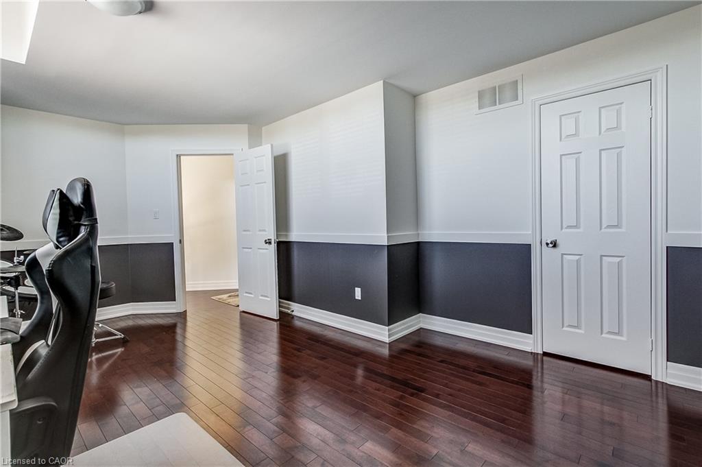 481 Heath Street Property Photo 32
