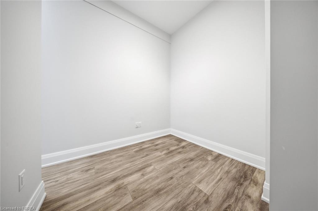 201-11 Queen Street Property Photo 7
