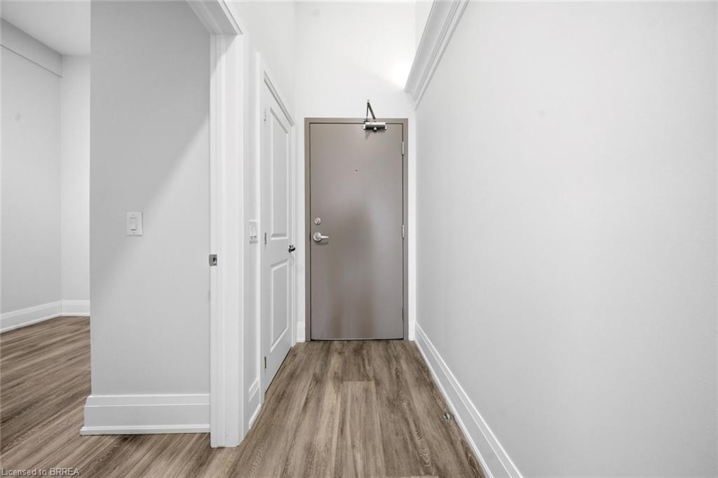 201-11 Queen Street Property Photo 11