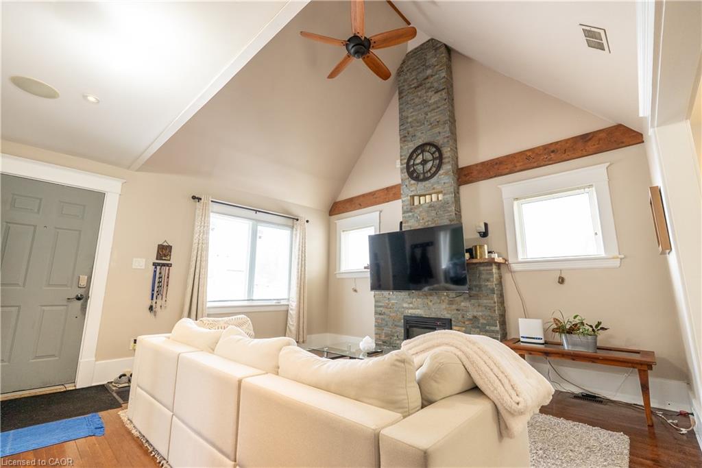 293 Charette Street Property Photo 2