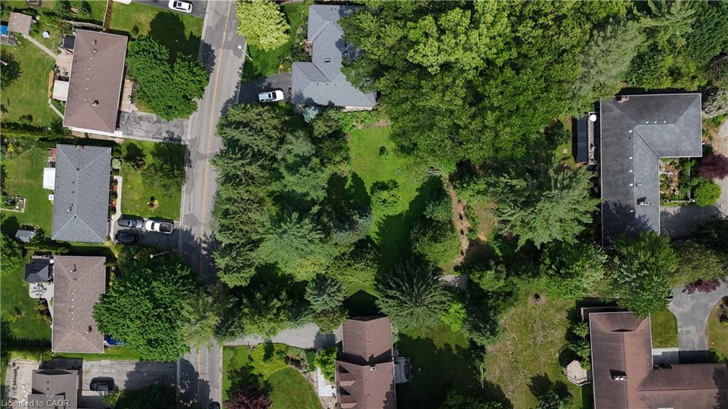 152 Mccall Crescent Property Photo 5