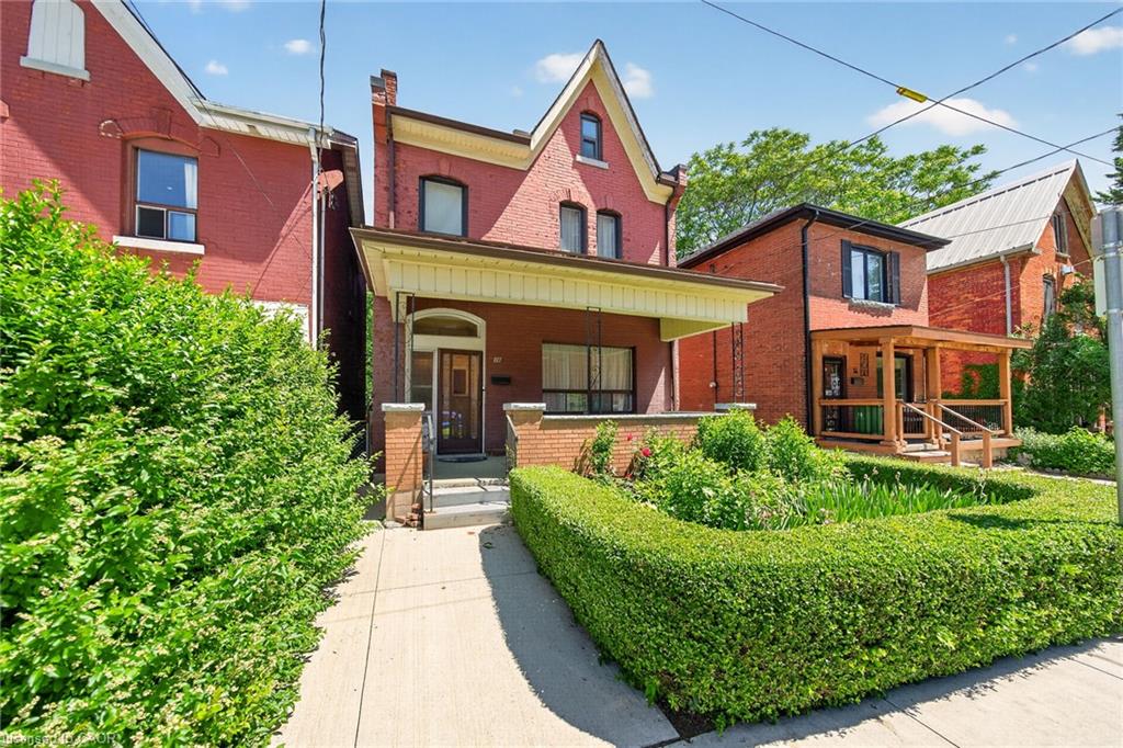 16 Mulberry Street Property Photo 2