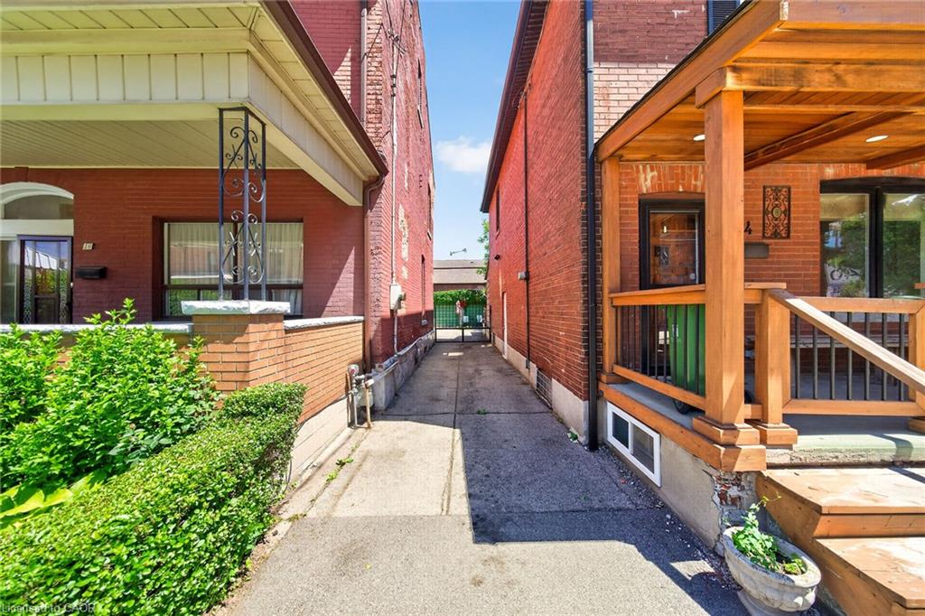 16 Mulberry Street Property Photo 5